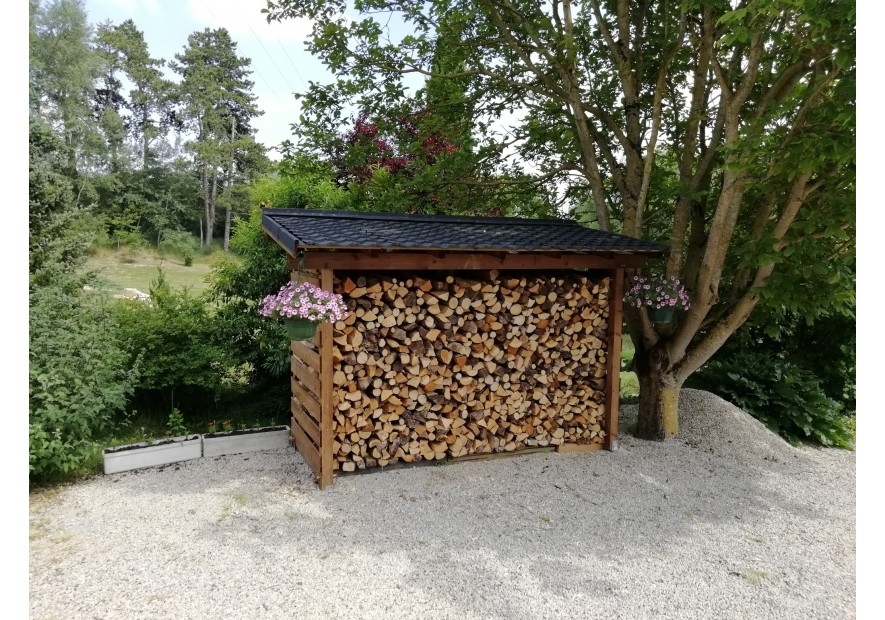 L'abri bûches,